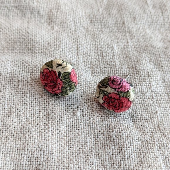 Handmade Floral earrings / studs made of cotton fabric 1cm wide - Picture 1 of 1